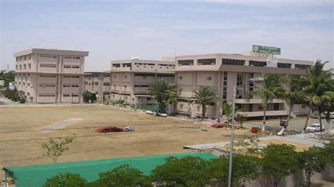 sir syed university karachi.